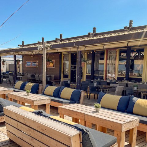 loungebanken en overkapping