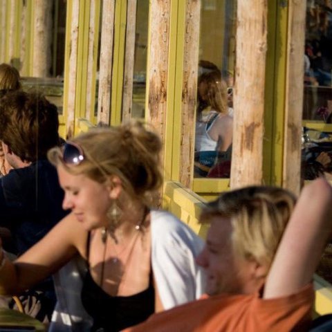 genieten-in-de-zon-op-het-strand