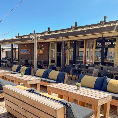 loungebanken-veranda-bedrijfsuitje-of-teamuitje-lekker-zitten