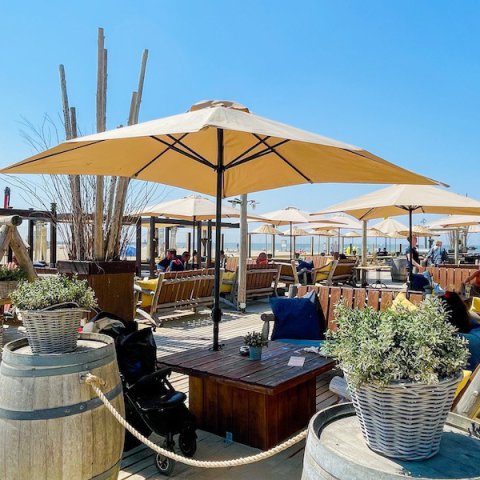 terras-bedrijfsuitje-teamuitje-beachclub-copacabana-scheveningen