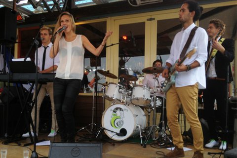 muziek strandtent scheveningen bedrijfsuitje