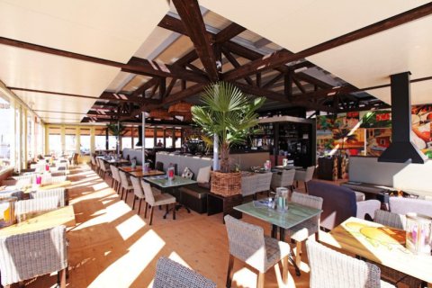 strandrestaurant en bedrijfsuitje op het strand