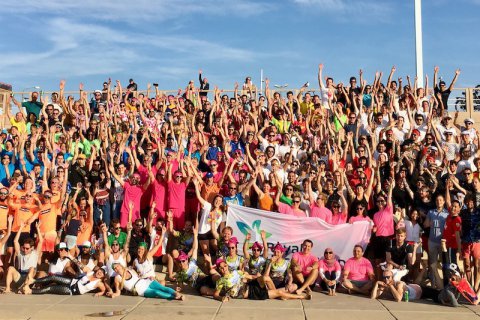strand bedrijfsuitje teamuitje groepsfoto