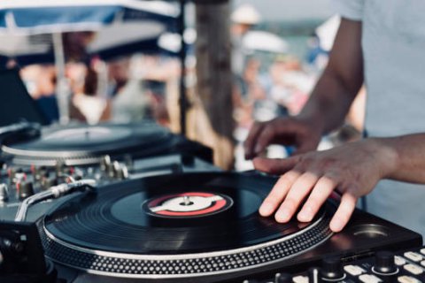 Vinyl Music Sunday’s